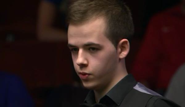 的表现令人 的表现令人